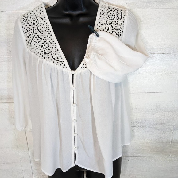 Skies Are Blue Loose, Flowy White Crop Top with Crocheted Top Size S - Picture 5 of 5